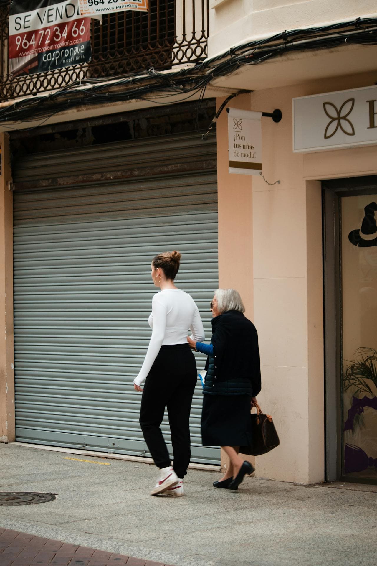 Join the Accredilink care team